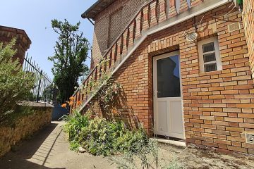 Versailles Stud 128 Ext2